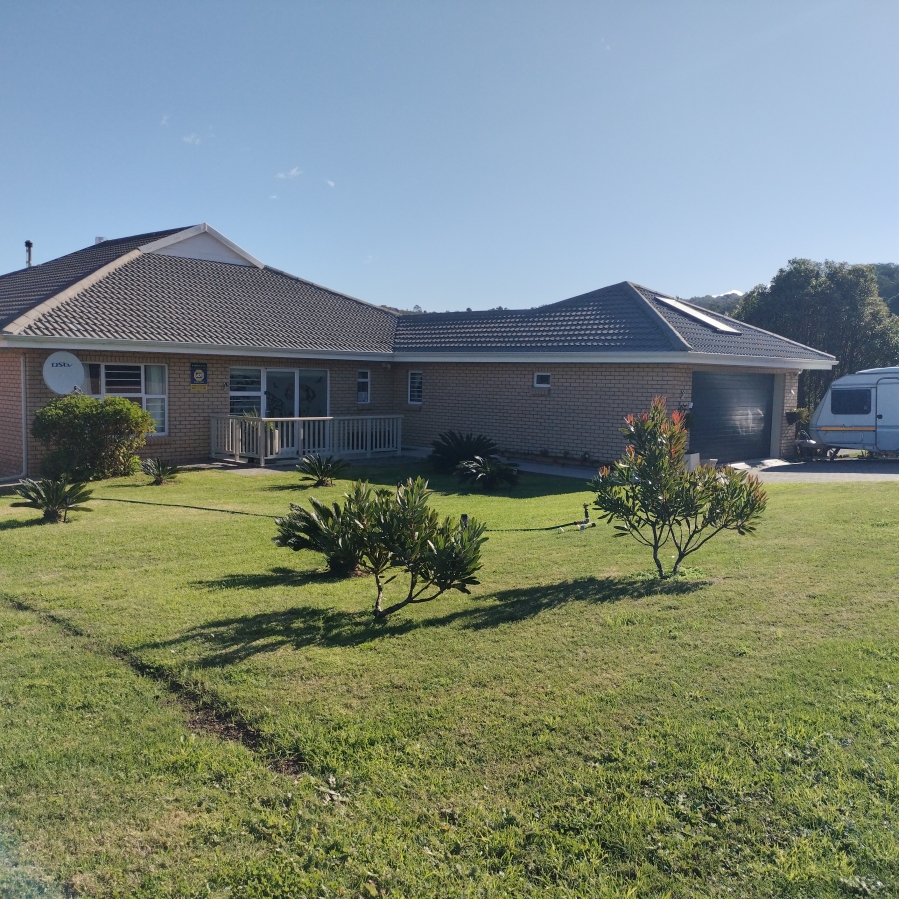 4 Bedroom Property for Sale in Grootbrakhoogte Western Cape